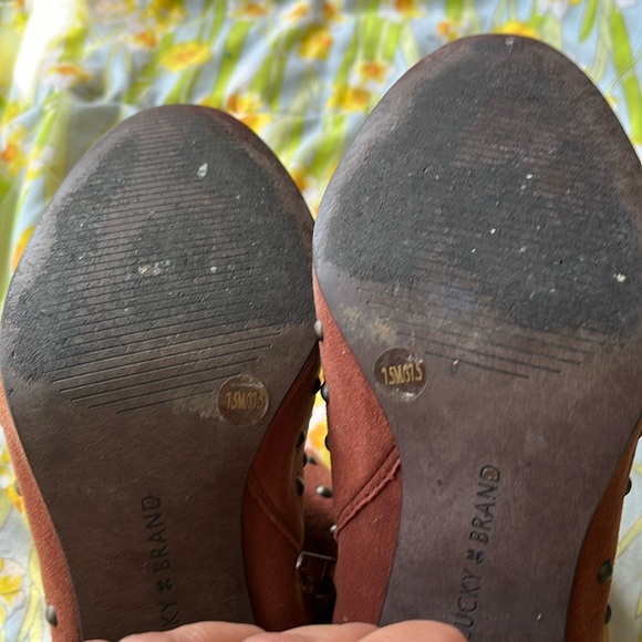 Lucky 🍀 Brand rust colored studded faux suede high heel boots Size 7.5 - Picture 9 of 12